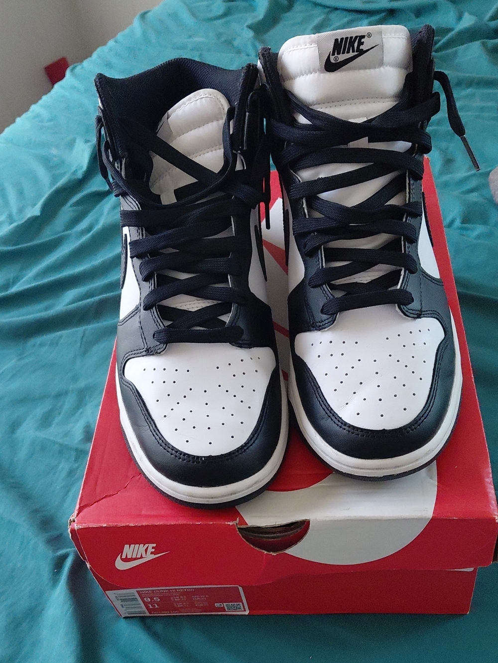 Nike Men’s High-Top Sneakers - Black & White